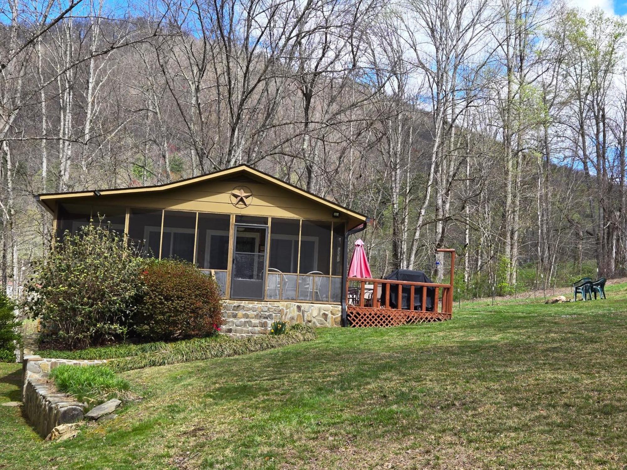 Bryson City Creekside Home With Hot Tub- 3 Bedroom-2 Bath Home Exterior photo